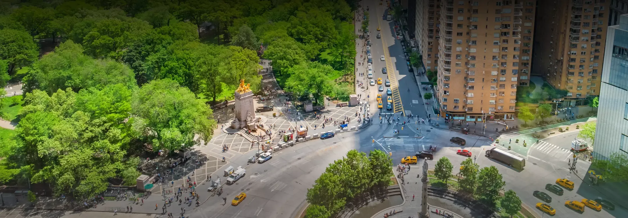 A bird's eye view scenery of the neighborhood from the top of an apartment in 57th Street in NY