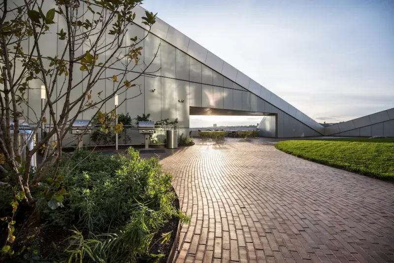 Private Front-Row Seats to Manhattanhenge? These Luxury Residences Deliver copy copy